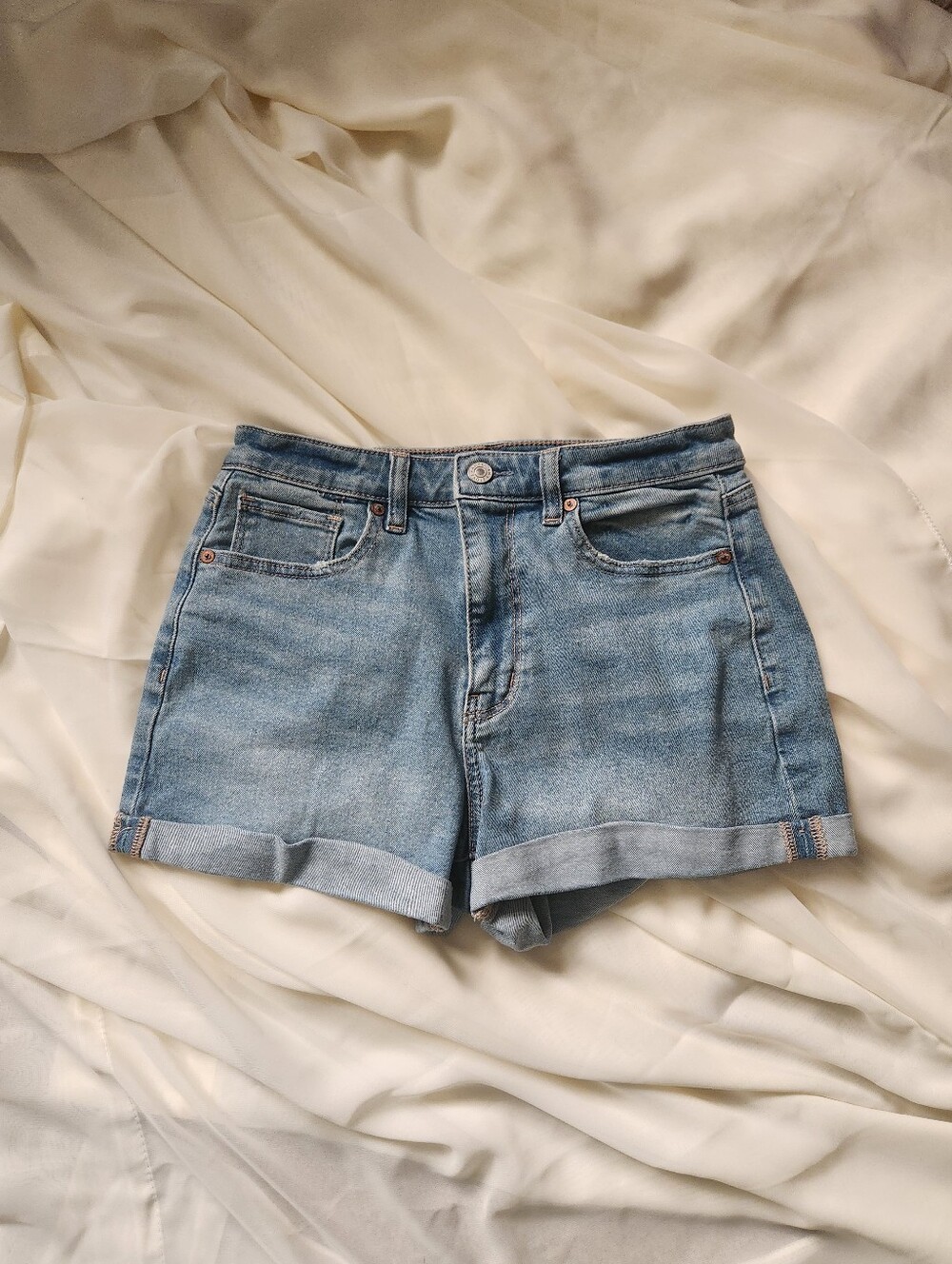 AE High Waist Medium Light Wash Denim High Waisted Stretch Shorts 6